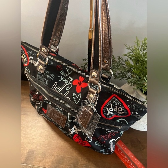Coach Poppy Glam Tote With Graffiti Print - Picture 3 of 16